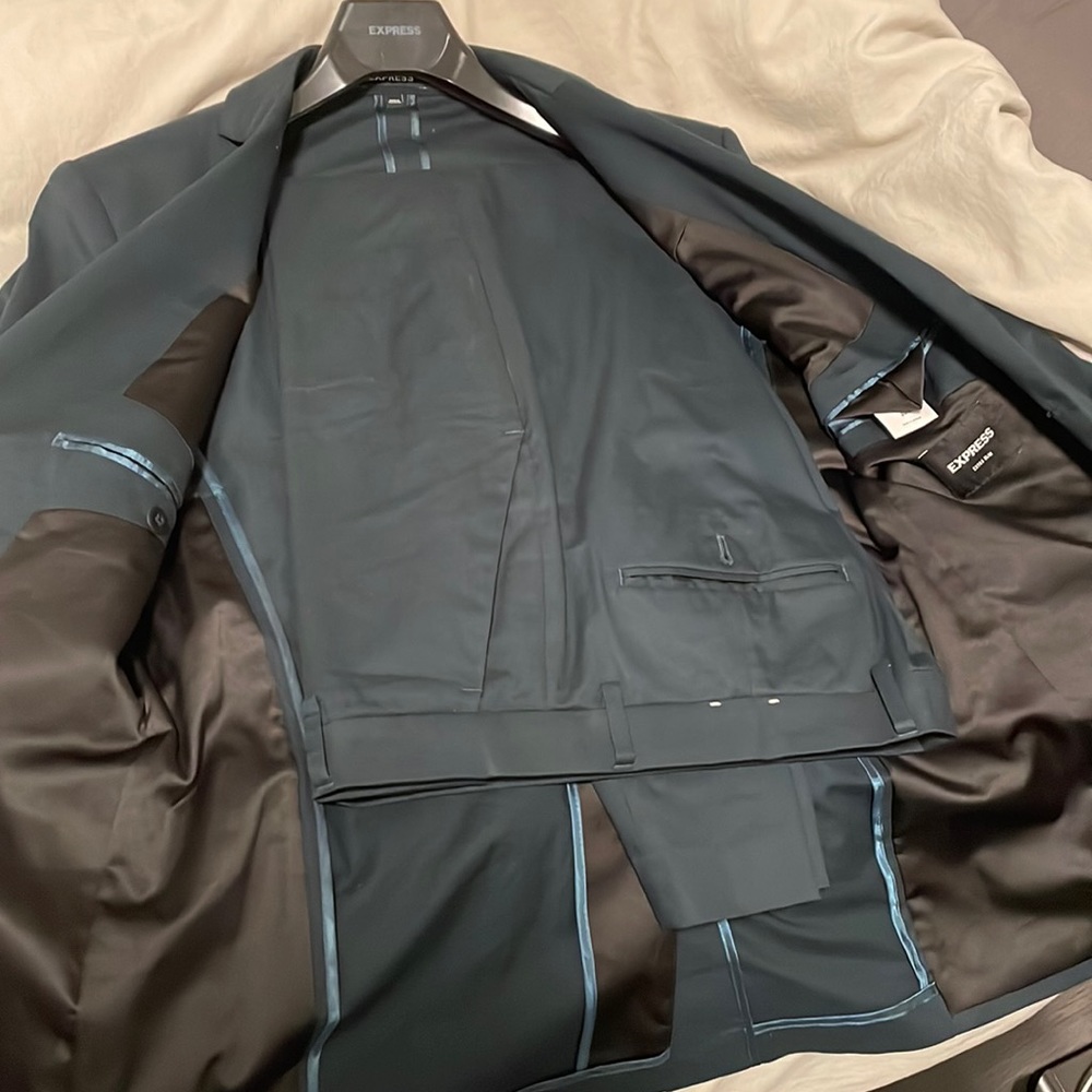 Oslo Green Express Suit